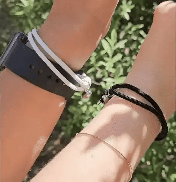 SoleMates™ Magnetic Heart Bracelet Set