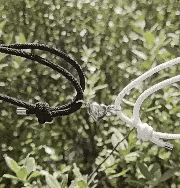 SoleMates™ Magnetic Heart Bracelet Set